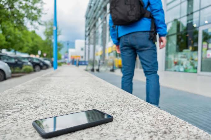 Taking a Missing Phone Can Mean Trouble