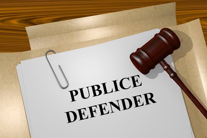 Defense Lawyer vs. Public Defender