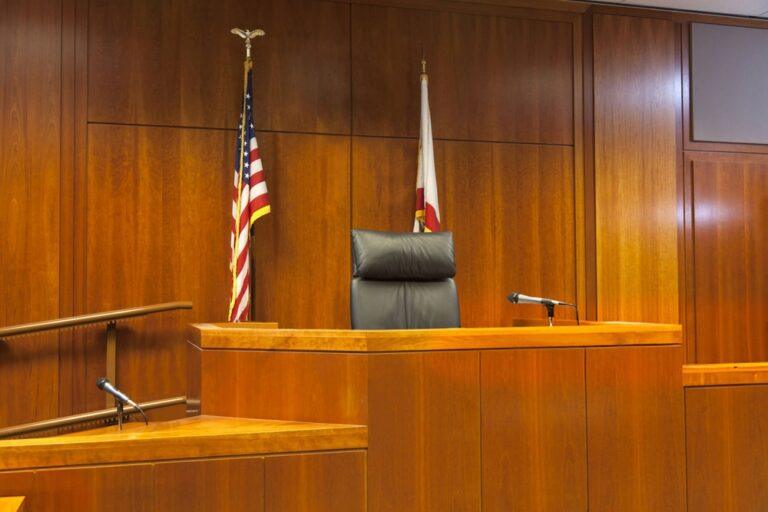 How to Act in Court